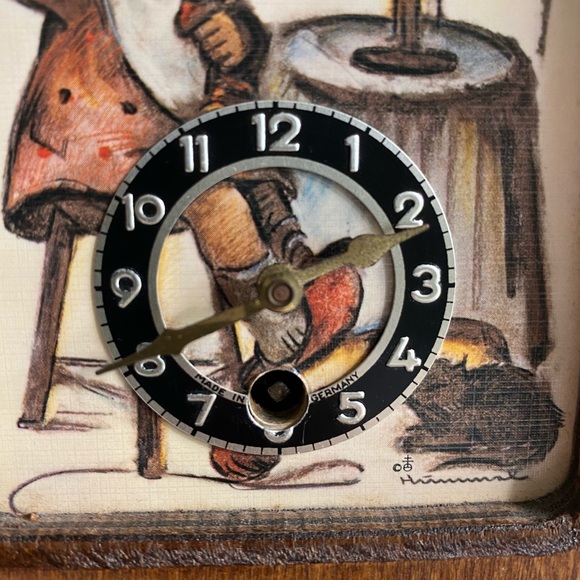 Vintage Hummel Mini Pendelum Clock “Mother’s Helper” - Picture 4 of 4